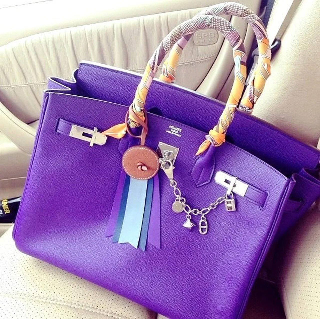 Piękna fioletowa torebka