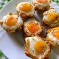 Chlebowe muffinki z jajkiem na śniadanie dla mamy