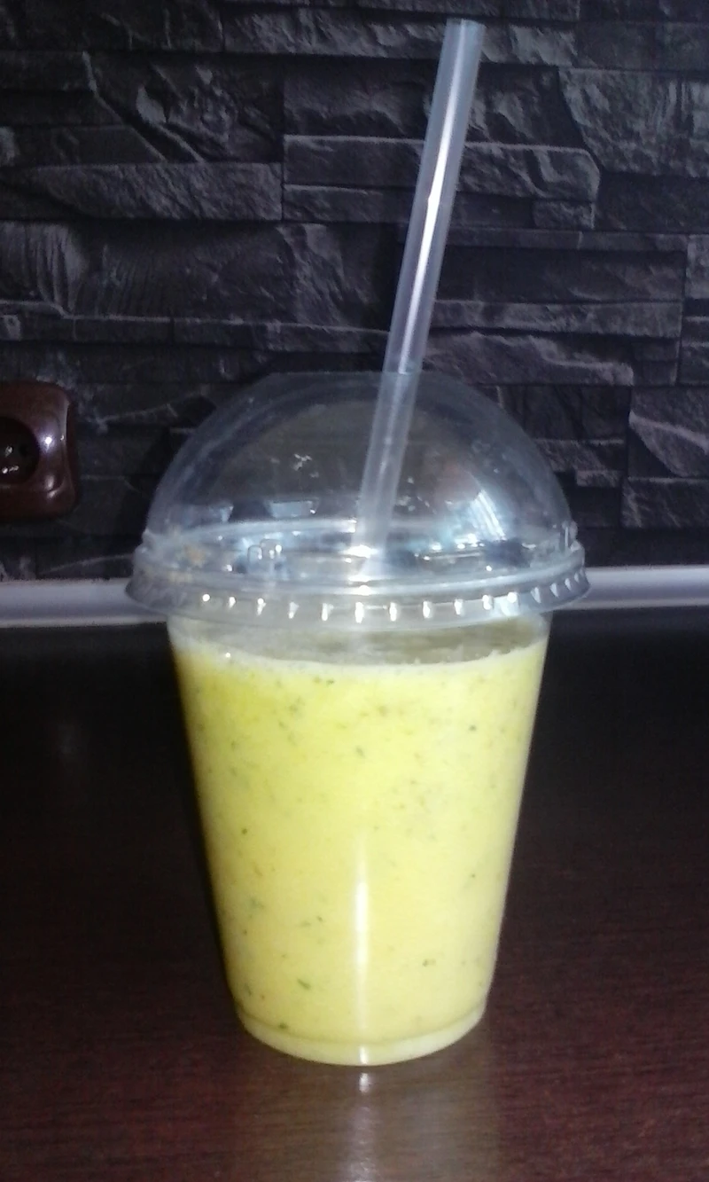 Smoothie - jabłko gruszka i pietruszka