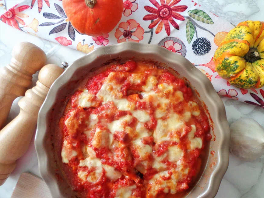 Dyniowa zapiekanka - włoska parmigiana w sosie pomidorowym