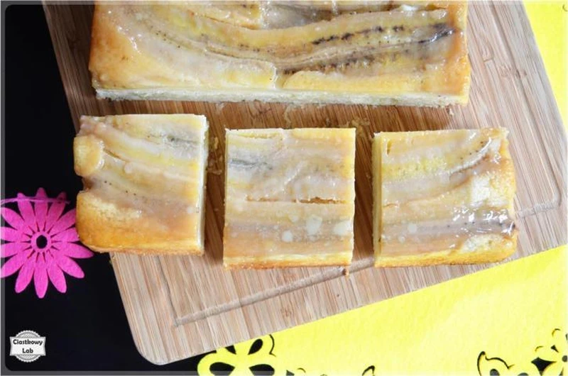 Odwrócone ciasto z bananami i karmelem