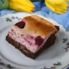 Sernikobrownie z malinami
