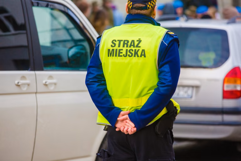 Kontrole Straży Miejskiej na targowiskach. Czy mieszkańcy przestrzegają obostrzeń?