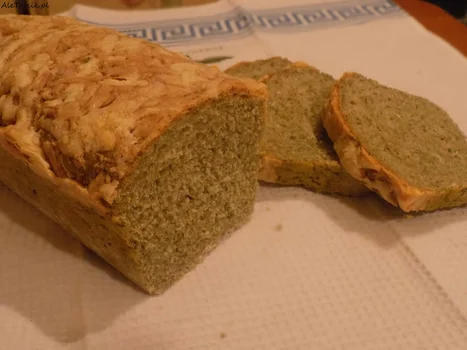 Chrupiący chlebek szpinakowy