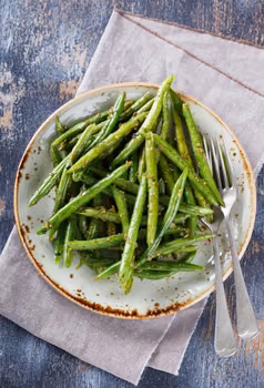 FASOLKA SZPARAGOWA Z BAZYLIOWYM PESTO