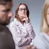 6 zachowań teściowych, które doprowadzają synowe do szału.
