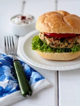Burgery z indyka i cukinii