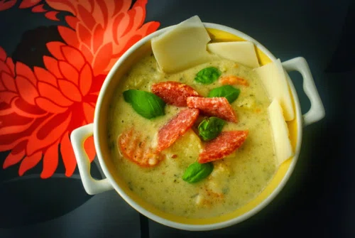 Włoska zupa z salami