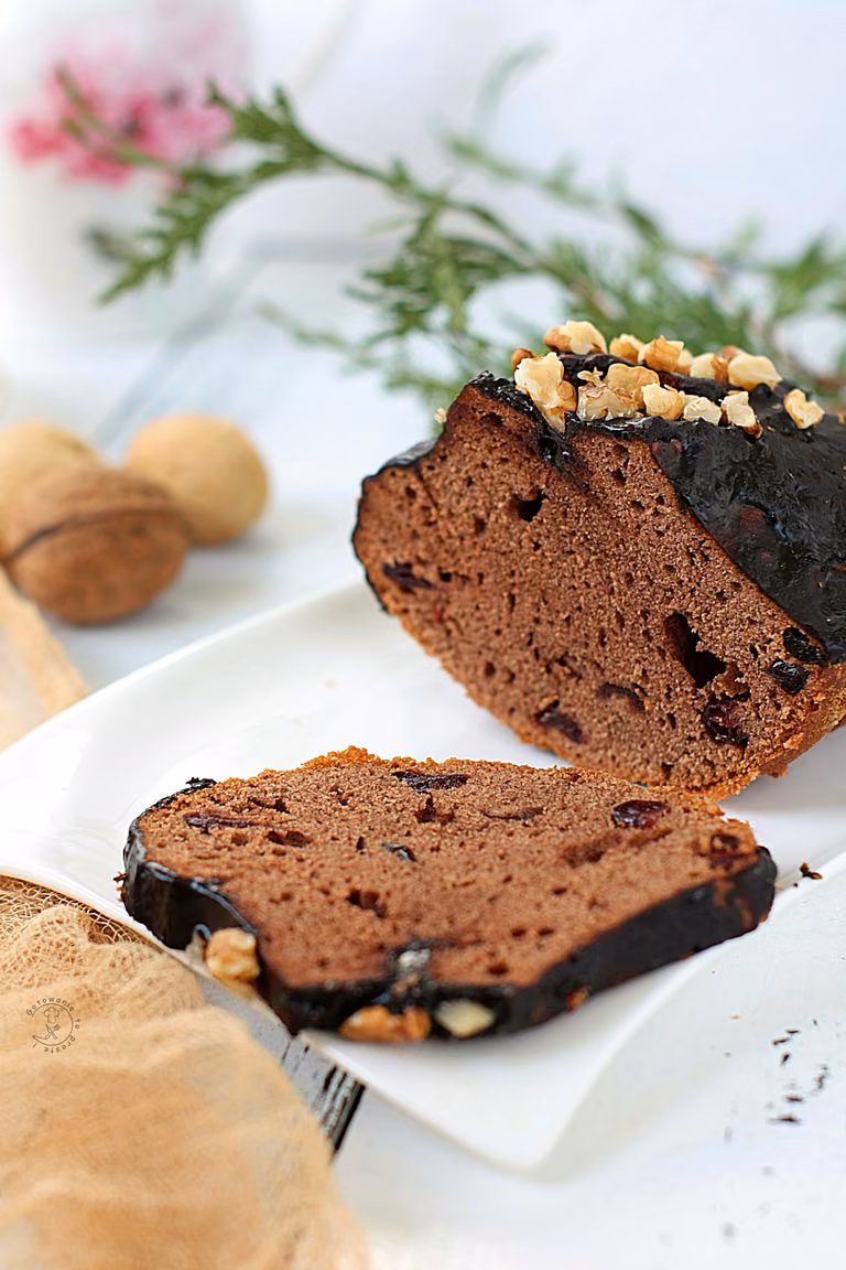 BABKA KAKAOWO ORZECHOWA NA BIAŁKACH