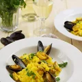 Szafranowe risotto z małżami