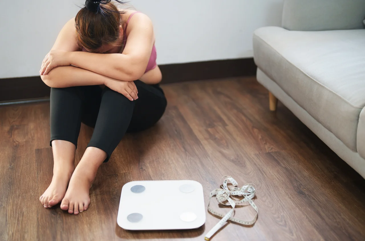 To nie za mało jedzenia utrudnia odchudzanie! Oto, co naprawdę blokuje spalanie tłuszczu