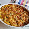 Zapiekanka makaronowa z wędliną, szpinakiem i pomidorkami