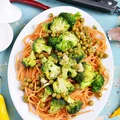 Spaghetti z groszkiem i brokułami