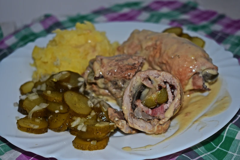 Roladki schabowe w sosie musztardowym