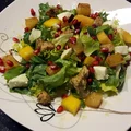 Sałatka z kurczakiem,mango i pieczoną dynią