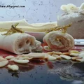 Bezglutenowe naleśniki z kremem bananowym.