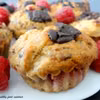 Dietetyczne muffinki z malinami i czekoladą