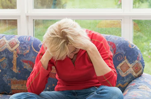 „Nie chcę, żeby mój mąż cokolwiek po mnie dziedziczył. Rozwodu nie planuję. Czy mogę to prawnie zabezpieczyć?” — pisze Marzena [LIST]