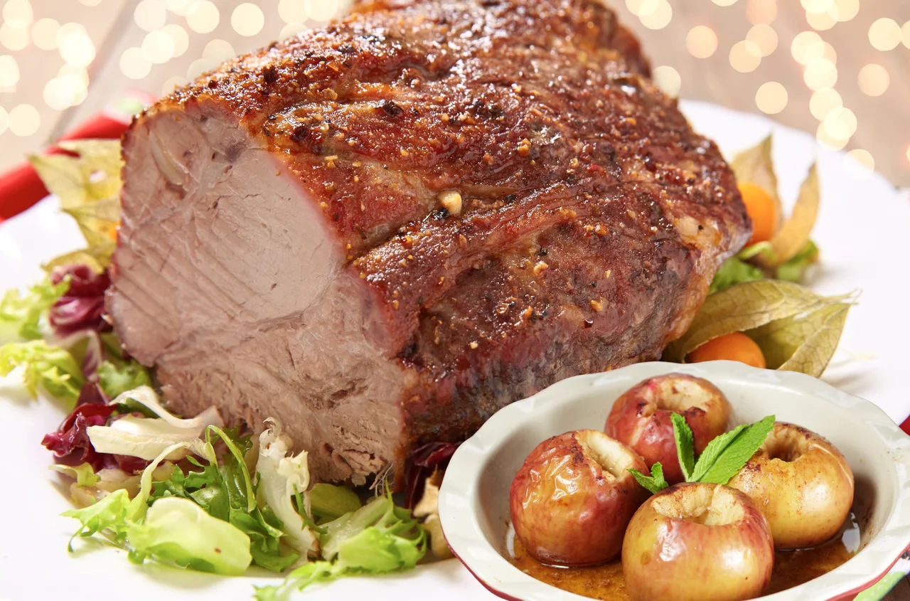 Pieczona karkówka z jabłkami i cynamonem? Ten smak pokochasz!