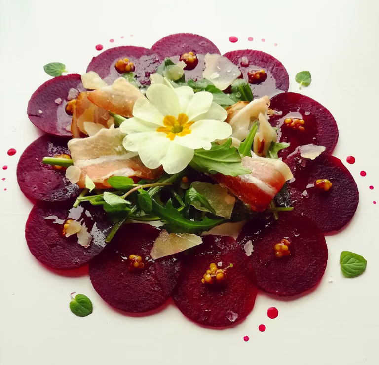 Carpaccio z buraka z musztardowym winegretem