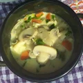 Zupa pieczarkowa z serkiem topionym