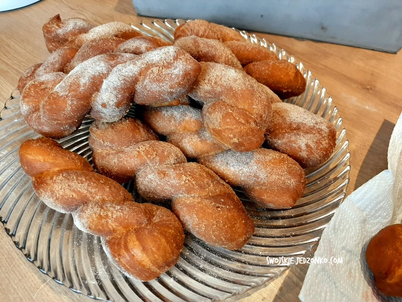 Pączki kręcone - koreańskie z cynamonem