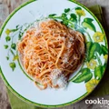 Makaron w pesto z suszonych pomidorów i migdałów