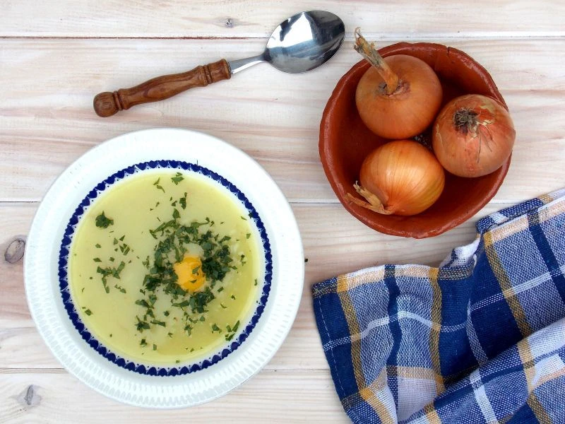 ZUPA KREM Z ZIEMNIAKÓW Z ŻÓŁTKIEM