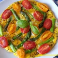 Omlet ze szparagami i pomidorami - 195 kcal
