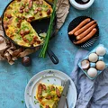 FRITTATA Z MŁODYCH ZIEMNIAKÓW, KIEŁBASEK I SZCZYPIORKU!