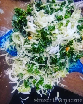 Coleslaw z jarmużem