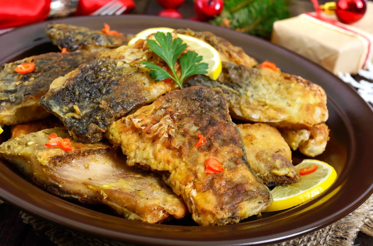 90% osób źle smaży karpia! Zobacz, czego NIE robić na wigilijnej patelni!