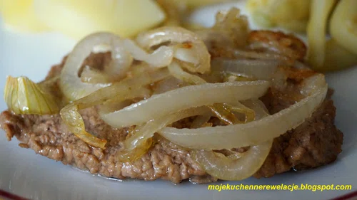 Bitki wołowe z cebulą