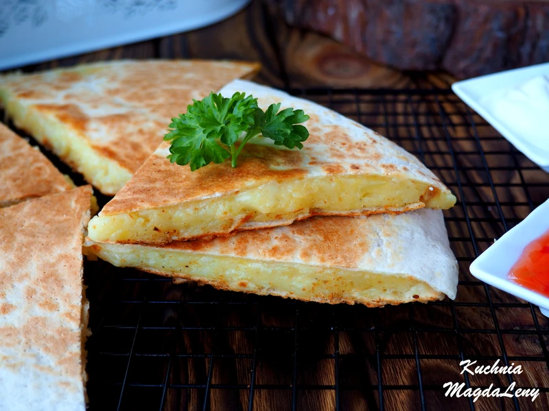 Quesadilla z ziemniakami i serem