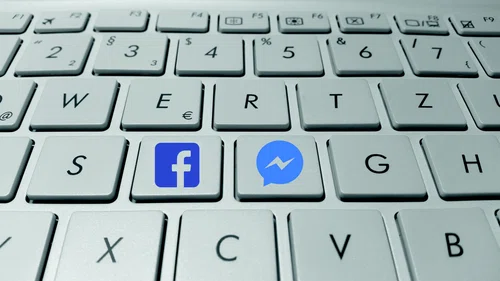 Dr Facebook, czyli o leczeniu przez internet