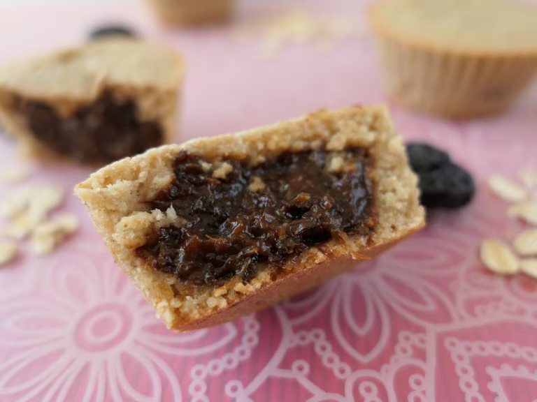 Owsiane muffinki z nadzieniem różanym