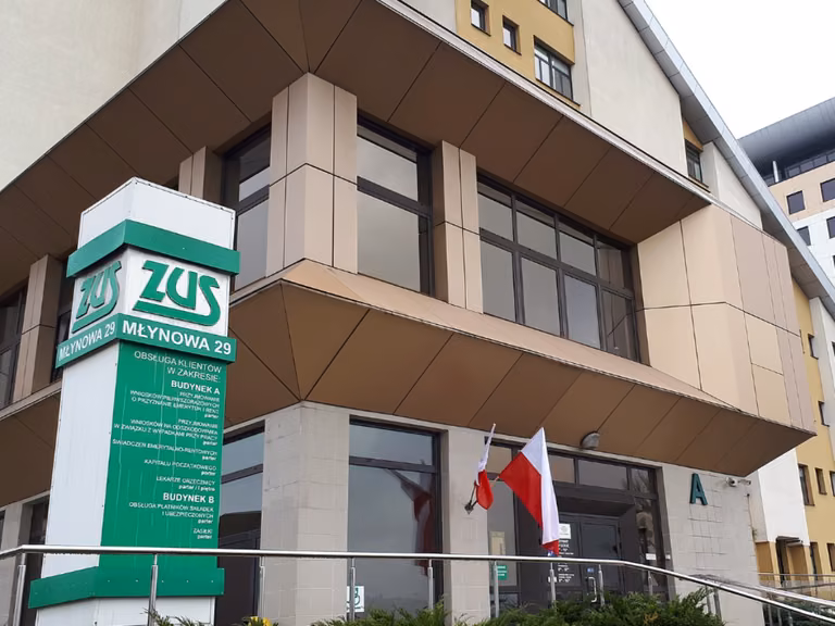 ZUS zapowiada strajk! "Wypłata świadczeń może być zagrożona"