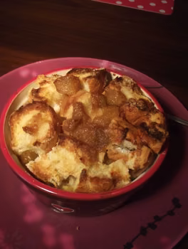 Pudding chlebowy z dżemem gruszkowym