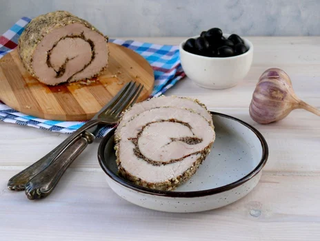 Schab pieczony z pastą z oliwek