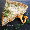 Żytnia tarta z kurkami, cebulą, porem i koperkiem