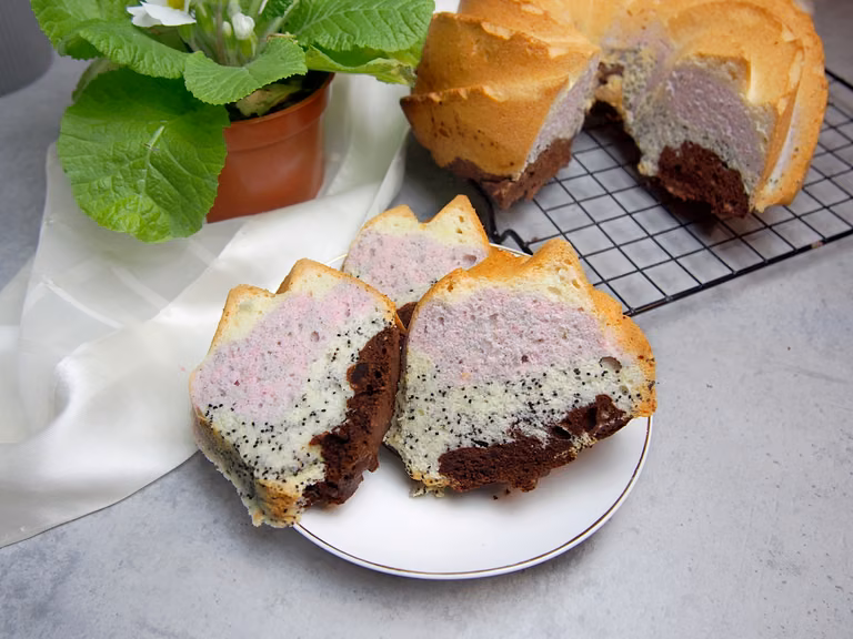 Kolorowa babka na białkach