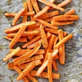 Pieczone frytki marchewkowe