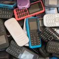 Klasyczne telefony wracają do łask?! Kto i dlaczego po nie sięga?