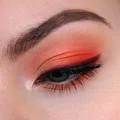 Jesienny makijaż w odcieniach pomarańczu