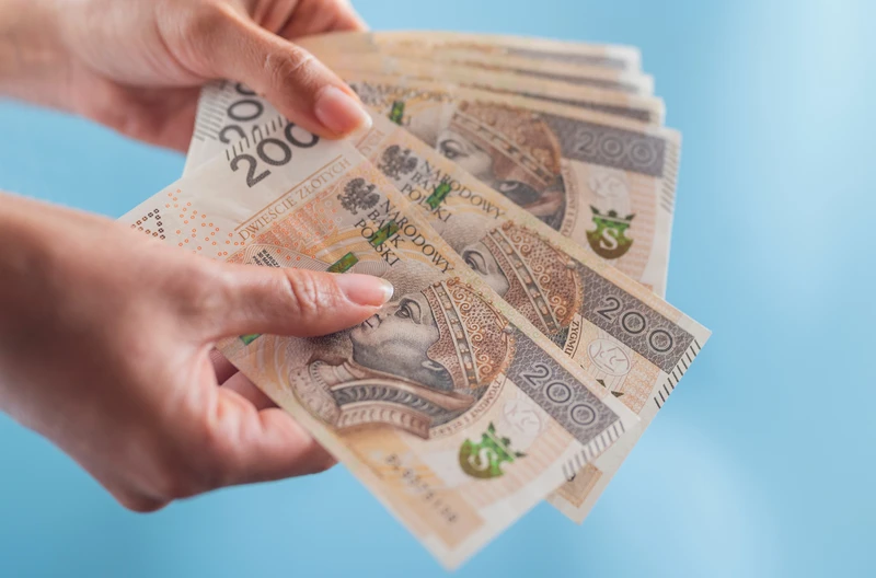 Dodatkowe pieniądze dla milionów Polaków! Warto sprawdzać konto, bo przelew nie poźniej niż 15 kwietnia