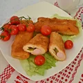 Krokiety z parówką, ogórkiem kiszonym i żółtym serem