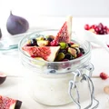 Owsianka z figami i pistacjami na śniadanie na słodko - Overnight Oats with Figs and Pistachios