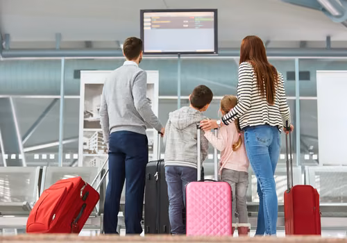 Koniec kontrowersyjnej opłaty w Ryanairze. Zyskają szczególnie rodzice!