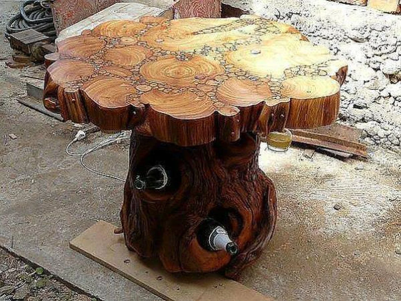 Piękny, drewniany stół