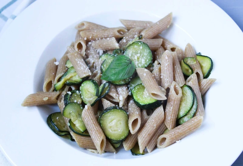 Makaron z cukinią i parmezanem